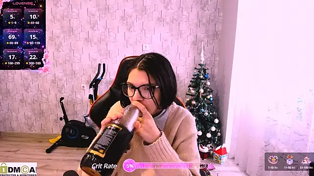 Snapshot of MollyLollipop chatting on 12.27.24 MollyLollipop online show from 12.27.24