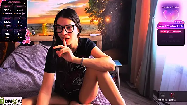 Snapshot of MollyLollipop chatting on 01.14.25 MollyLollipop online show from 01.14.25