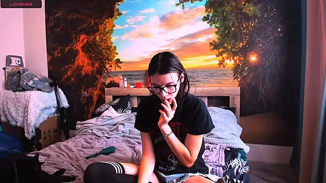 Snapshot of MollyLollipop chatting on 02.06.25 MollyLollipop online show from 02.06.25