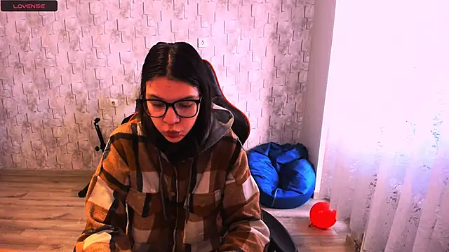 Snapshot of MollyLollipop chatting on 02.21.25 MollyLollipop online show from 02.21.25