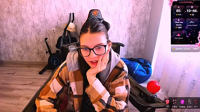 Snapshot of MollyLollipop chatting on 02.21.25 MollyLollipop online show from 02.21.25