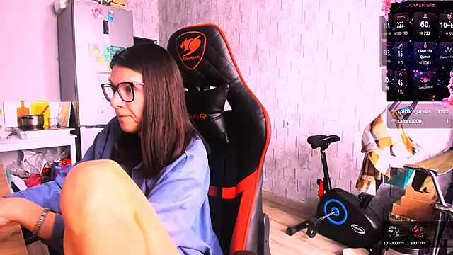 Snapshot of MollyLollipop chatting on 03.17.25 MollyLollipop online show from 03.17.25