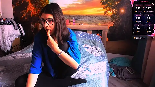 Snapshot of MollyLollipop chatting on 03.19.25 MollyLollipop online show from 03.19.25