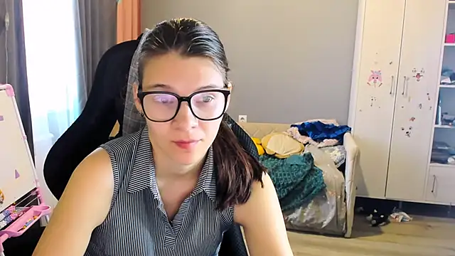 Snapshot of MollyLollipop chatting on 09.26.25 MollyLollipop online show from 09.26.25