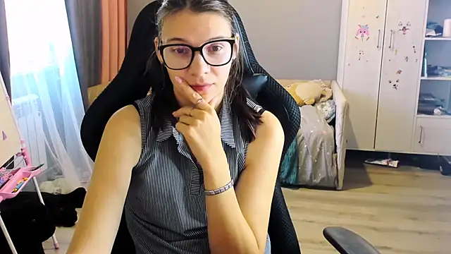 Snapshot of MollyLollipop chatting on 09.27.25 MollyLollipop online show from 09.27.25