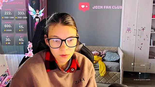 Snapshot of MollyLollipop chatting on 10.01.25 MollyLollipop online show from 10.01.25