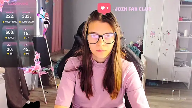 Snapshot of MollyLollipop chatting on 10.06.25 MollyLollipop online show from 10.06.25