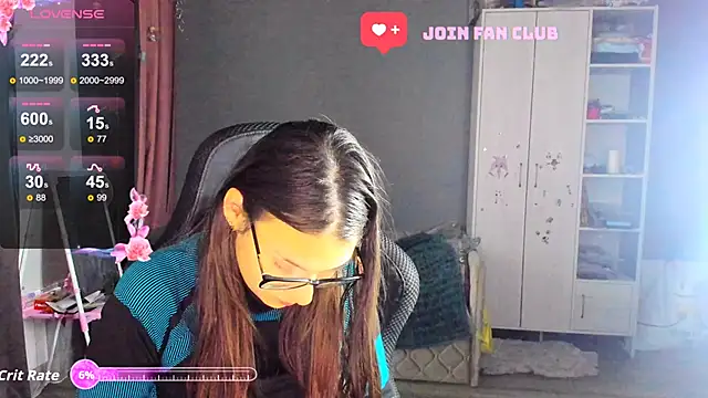 Snapshot of MollyLollipop chatting on 10.27.25 MollyLollipop online show from 10.27.25