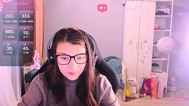 Snapshot of MollyLollipop chatting on 11.13.25 MollyLollipop online show from 11.13.25