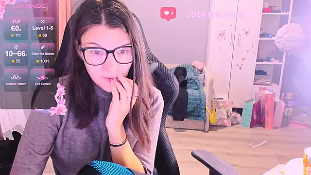 Snapshot of MollyLollipop chatting on 11.14.25 MollyLollipop online show from 11.14.25