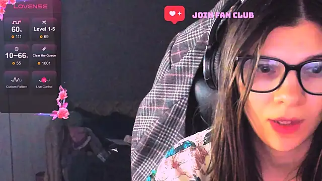 Snapshot of MollyLollipop chatting on 11.24.25 MollyLollipop online show from 11.24.25