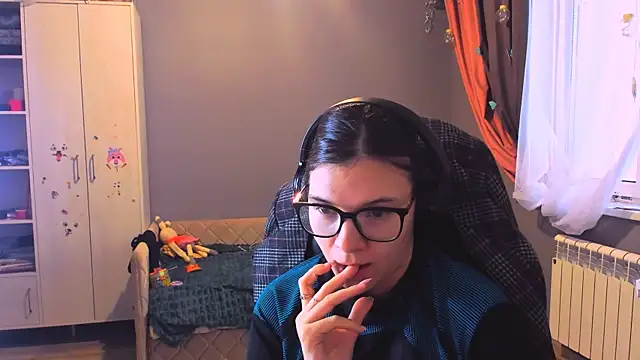 Snapshot of MollyLollipop chatting on 12.02.25 MollyLollipop online show from 12.02.25