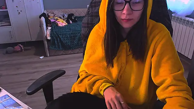 Snapshot of MollyLollipop chatting on 12.05.25 MollyLollipop online show from 12.05.25