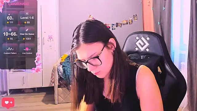 MollyLollipop online show from 12.19.25