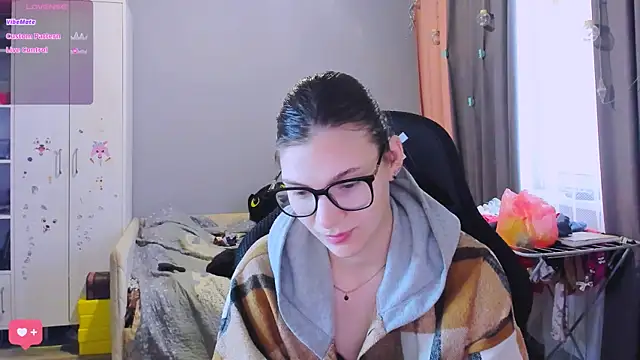 MollyLollipop online show from 02.10.26