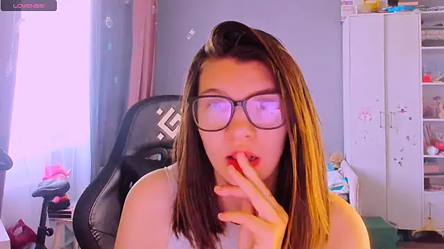 MollyLollipop online show from 06.03.26