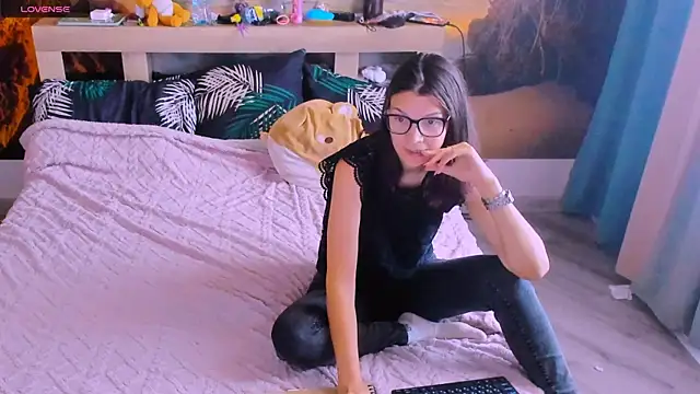 MollyLollipop online show from 07.02.26