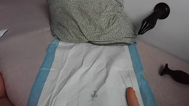 Snapshot of Fist-my-ass chatting on 12.19.24 Fist-my-ass online show from 12.19.24