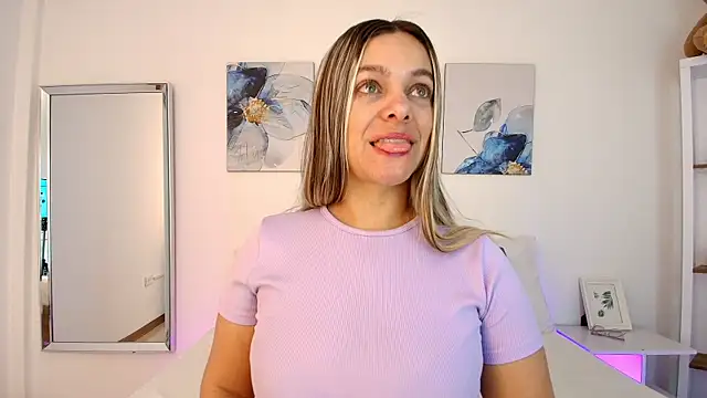 Isabella Harley online show from 04.28.26