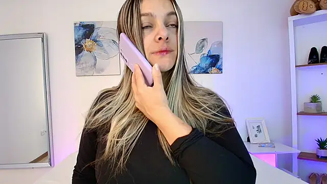 Isabella Harley online show from 04.29.26
