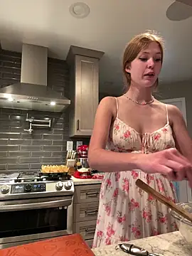 Snapshot of AnnaGingerDD chatting on 11.11.25 AnnaGingerDD online show from 11.11.25