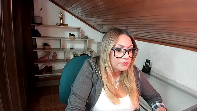 yayita mature online show from 04.27.26