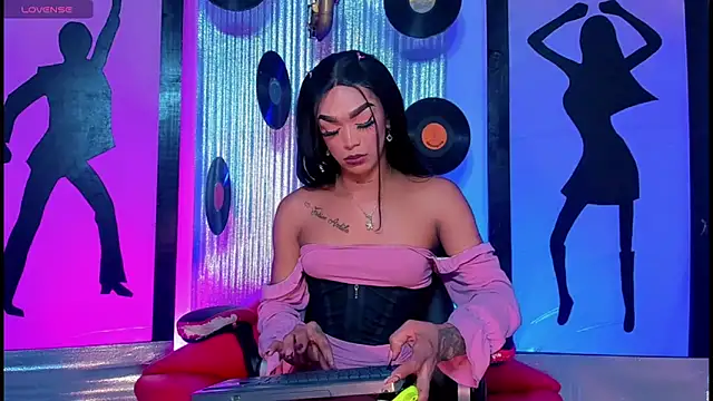 nickyminach  online show from 06.04.26