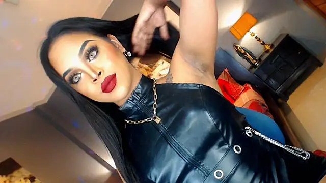 Snapshot of MarryQueen22 chatting on 11.18.25 MarryQueen22 online show from 11.18.25