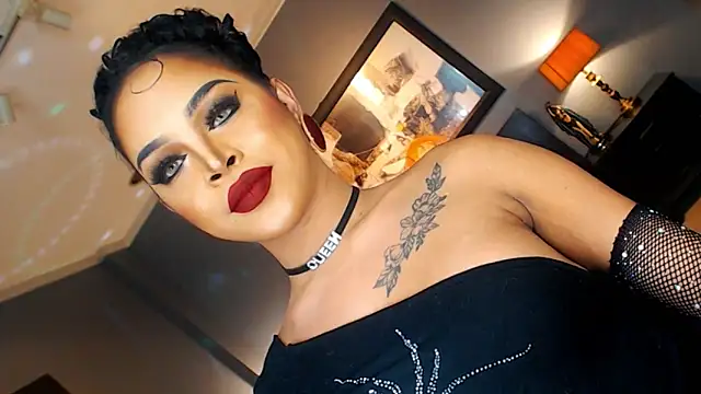 Snapshot of MarryQueen22 chatting on 11.25.25 MarryQueen22 online show from 11.25.25