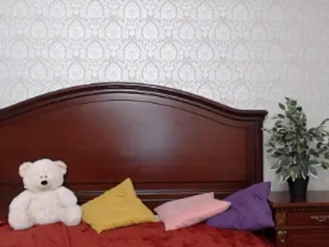 Snapshot of Supipie chatting on 11.17.25 Supipie online show from 11.17.25