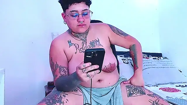 Snapshot of Techno_420_ chatting on 03.17.25 Techno 420 online show from 03.17.25