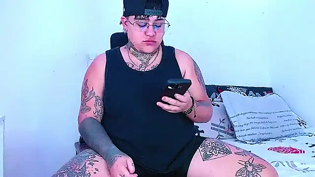 Snapshot of Techno_420_ chatting on 03.19.25 Techno 420 online show from 03.19.25