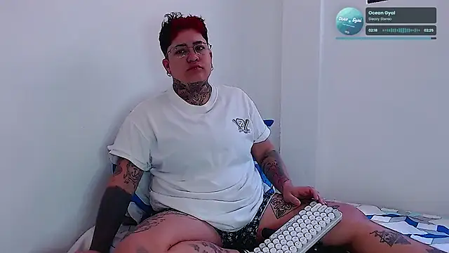 Snapshot of Techno_420_ chatting on 09.09.25 Techno 420 online show from 09.09.25