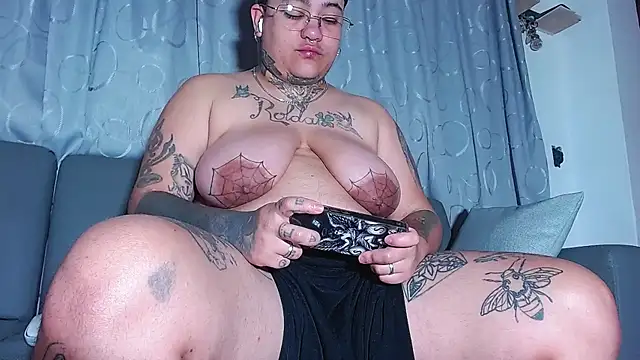 Snapshot of Techno_420_ chatting on 12.15.25 Techno 420 online show from 12.15.25