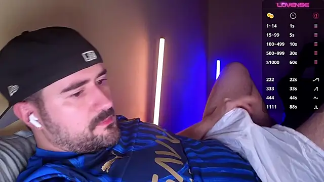 Snapshot of DominantTheo chatting on 05.16.26 DominantTheo online show from 05.16.26