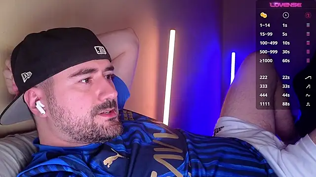 Snapshot of DominantTheo chatting on 05.17.26 DominantTheo online show from 05.17.26