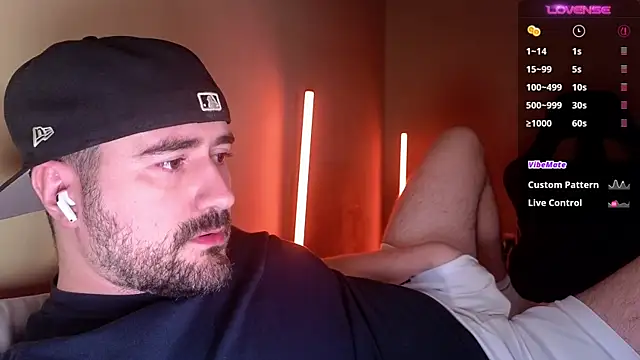 Snapshot of DominantTheo chatting on 05.26.26 DominantTheo online show from 05.26.26