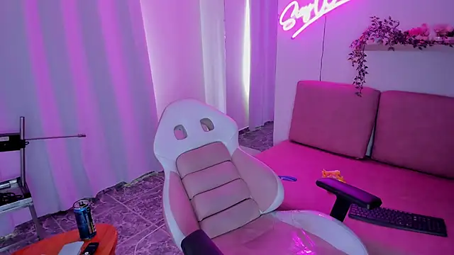 Adele LatinLady online show from 02.14.25