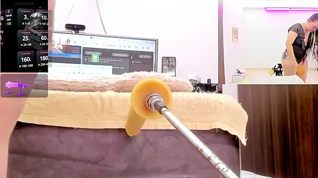 Paulina Davis  online show from 02.19.26