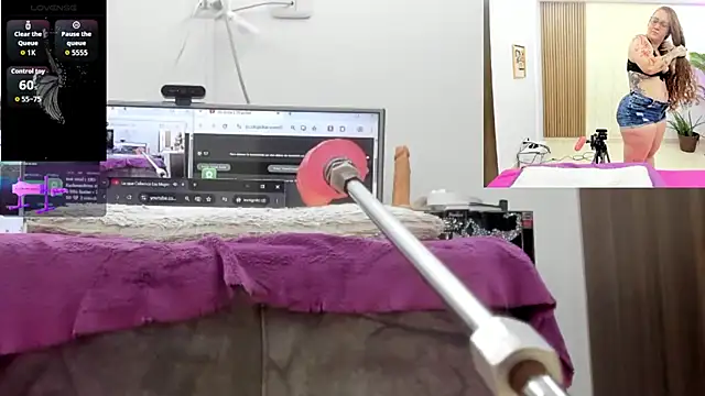 Paulina Davis  online show from 07.18.26