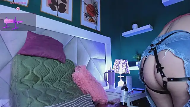 Snapshot of levana1 chatting on 02.08.25 levana1 online show from 02.08.25