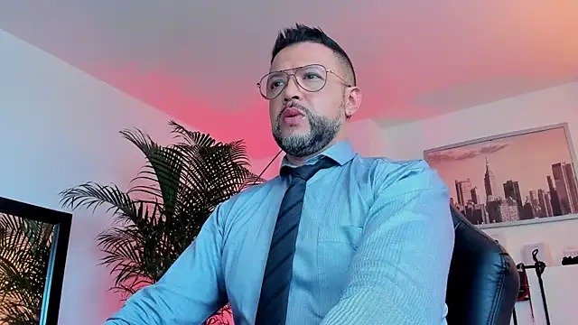 Snapshot of MrFrank_tattoo chatting on 12.03.24 MrFrank tattoo online show from 12.03.24