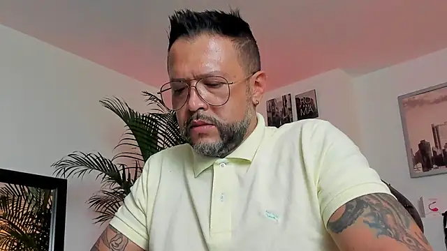 Snapshot of MrFrank_tattoo chatting on 12.09.24 MrFrank tattoo online show from 12.09.24