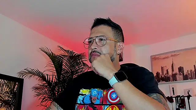 Snapshot of MrFrank_tattoo chatting on 12.12.24 MrFrank tattoo online show from 12.12.24