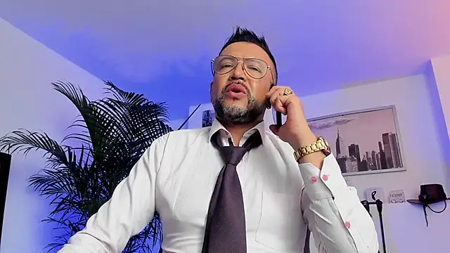 Snapshot of MrFrank_tattoo chatting on 12.25.24 MrFrank tattoo online show from 12.25.24