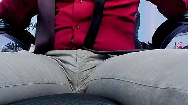 Snapshot of MrFrank_tattoo chatting on 12.26.24 MrFrank tattoo online show from 12.26.24