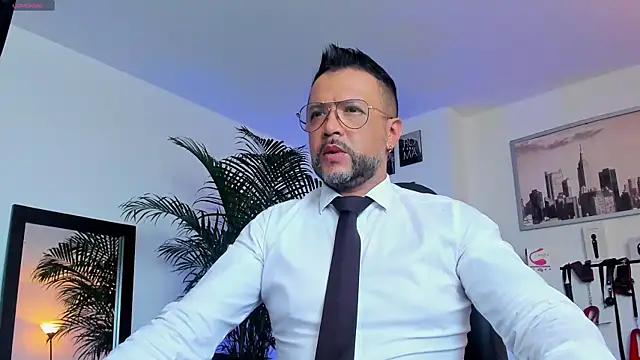 Snapshot of MrFrank_tattoo chatting on 01.11.25 MrFrank tattoo online show from 01.11.25