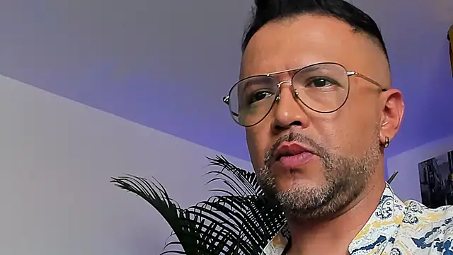 Snapshot of MrFrank_tattoo chatting on 01.15.25 MrFrank tattoo online show from 01.15.25