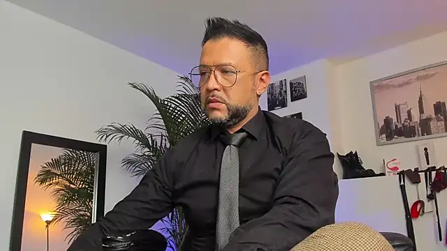 Snapshot of MrFrank_tattoo chatting on 01.27.25 MrFrank tattoo online show from 01.27.25