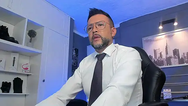 Snapshot of MrFrank_tattoo chatting on 03.10.25 MrFrank tattoo online show from 03.10.25